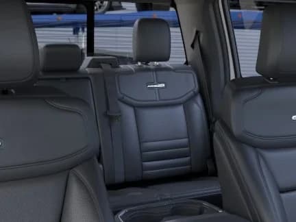 Ford Super Duty F-350 DRW Platinum 4WD Crew Cab 8' Box 2026 — side view