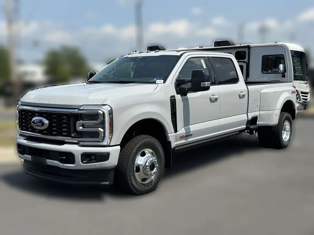 Ford Super Duty F-350 DRW Platinum 4WD Crew Cab 8' Box 2026 — side view