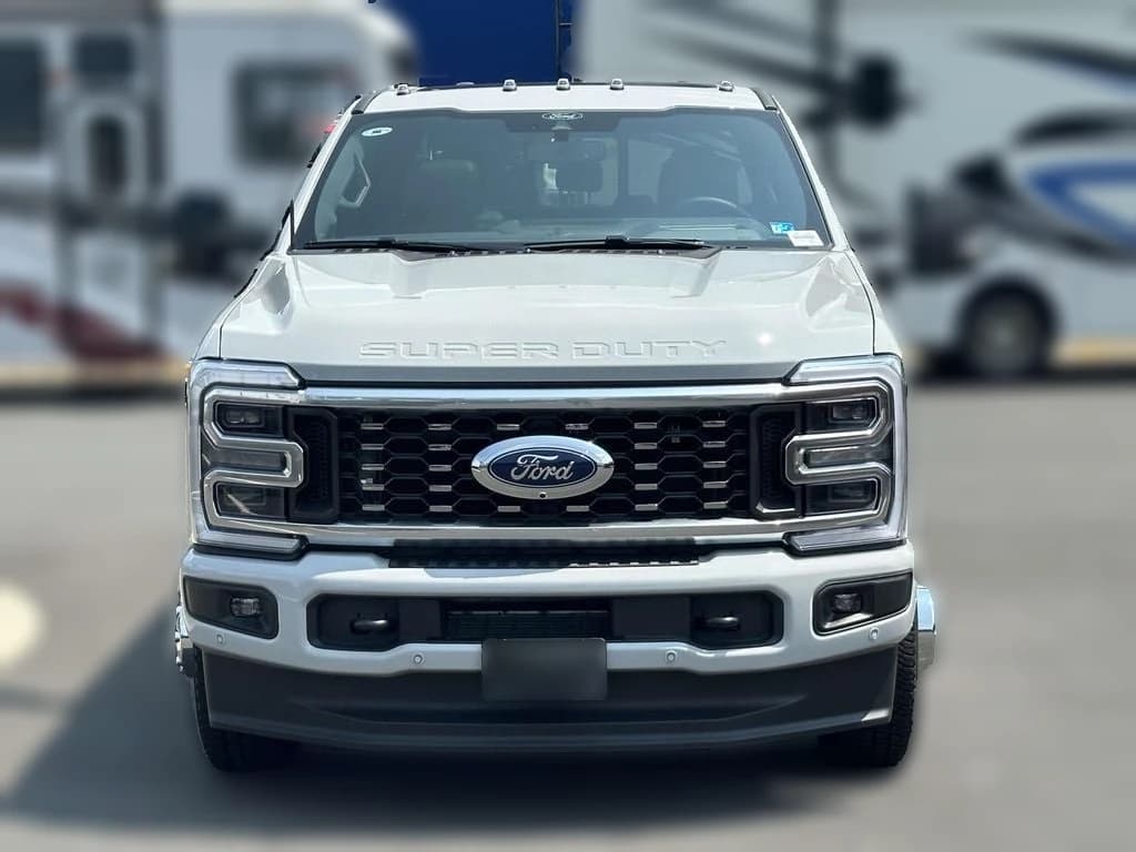Ford Super Duty F-350 DRW Platinum 4WD Crew Cab 8' Box 2026 — side view