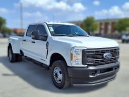 Ford Super Duty F-350 DRW XL 4WD Crew Cab 8' Box 2026 — side view