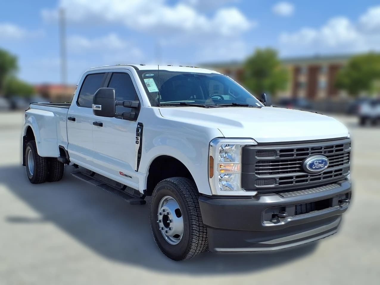 Ford Super Duty F-350 DRW XL 4WD Crew Cab 8' Box 2026 — side view