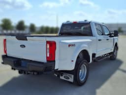 Ford Super Duty F-350 DRW XL 4WD Crew Cab 8' Box 2026 — side view