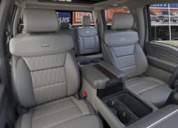 Ford Super Duty F-350 DRW Platinum 4WD Crew Cab 8' Box 2026 — side view