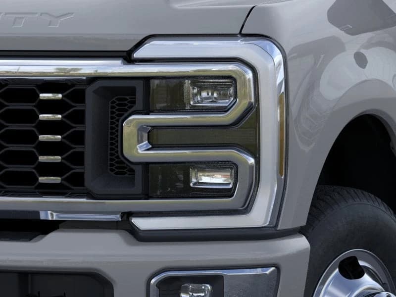 Ford Super Duty F-350 DRW Platinum 4WD Crew Cab 8' Box 2026 — side view