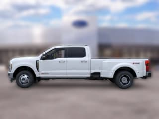 Ford Super Duty F-350 DRW King Ranch 4WD Crew Cab 8' Box