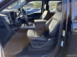 Ford Super Duty F-350 DRW LARIAT 4WD Crew Cab 8' Box 2027 — side view