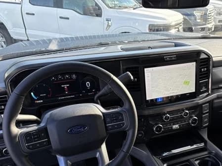 Ford Super Duty F-350 DRW LARIAT 4WD Crew Cab 8' Box 2027 — side view