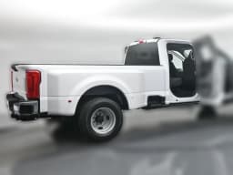 Ford Super Duty F-350 DRW XLT 4WD Crew Cab 8' Box 2026 — side view