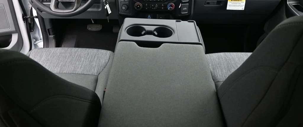 Ford Super Duty F-350 DRW XLT 4WD Crew Cab 8' Box 2026 — side view