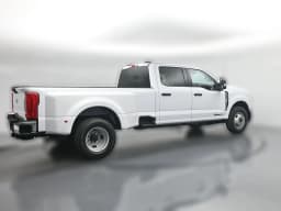 Ford Super Duty F-350 DRW XLT 4WD Crew Cab 8' Box 2026 — side view