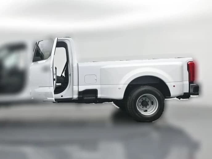 Ford Super Duty F-350 DRW XLT 4WD Crew Cab 8' Box 2026 — side view