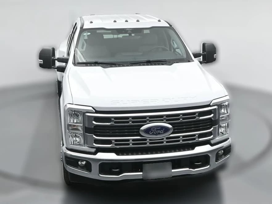 Ford Super Duty F-350 DRW XLT 4WD Crew Cab 8' Box 2026 — side view