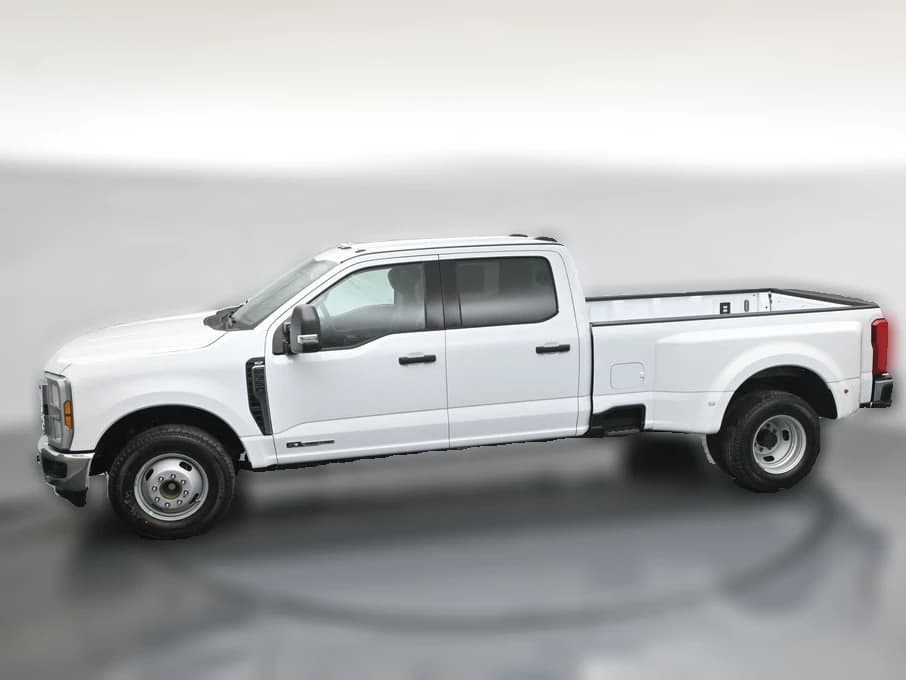 Ford Super Duty F-350 DRW XLT 4WD Crew Cab 8' Box 2026 — side view