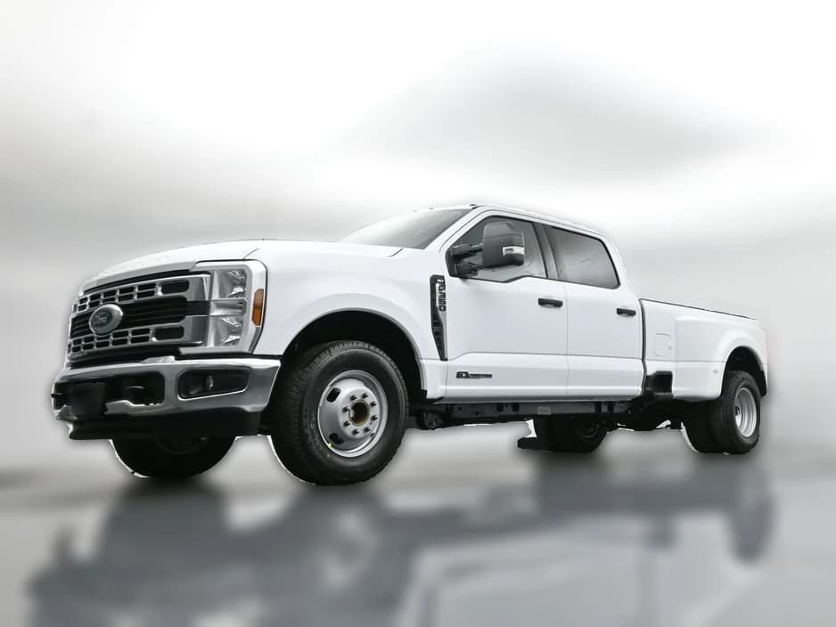 Ford Super Duty F-350 DRW XLT 4WD Crew Cab 8' Box 2026 — side view