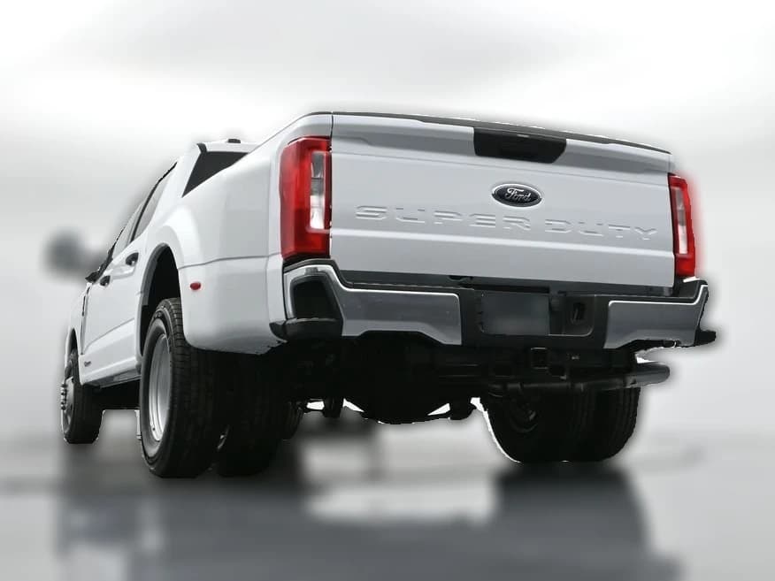 Ford Super Duty F-350 DRW XLT 4WD Crew Cab 8' Box 2026 — side view