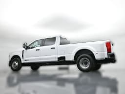 Ford Super Duty F-350 DRW XLT 4WD Crew Cab 8' Box 2026 — side view