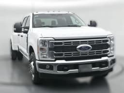 Ford Super Duty F-350 DRW XLT 4WD Crew Cab 8' Box 2026 — side view