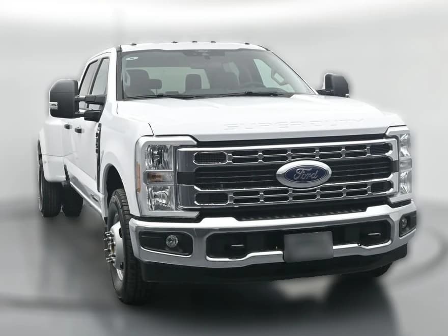Ford Super Duty F-350 DRW XLT 4WD Crew Cab 8' Box 2026 — side view