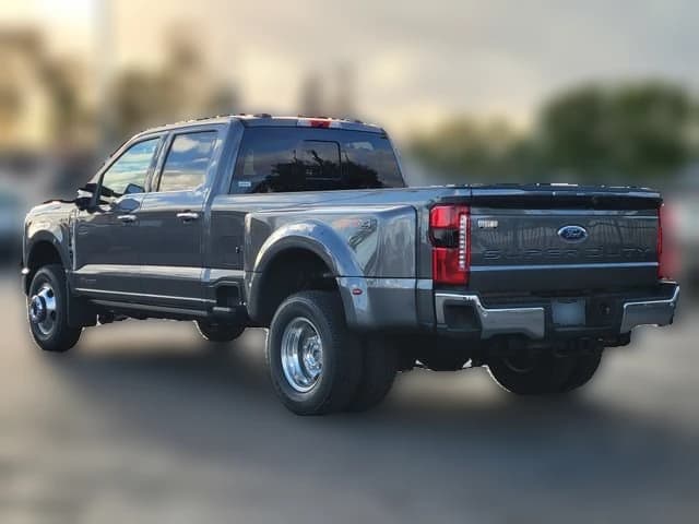 Ford Super Duty F-350 DRW LARIAT 4WD Crew Cab 8' Box 2026 — side view