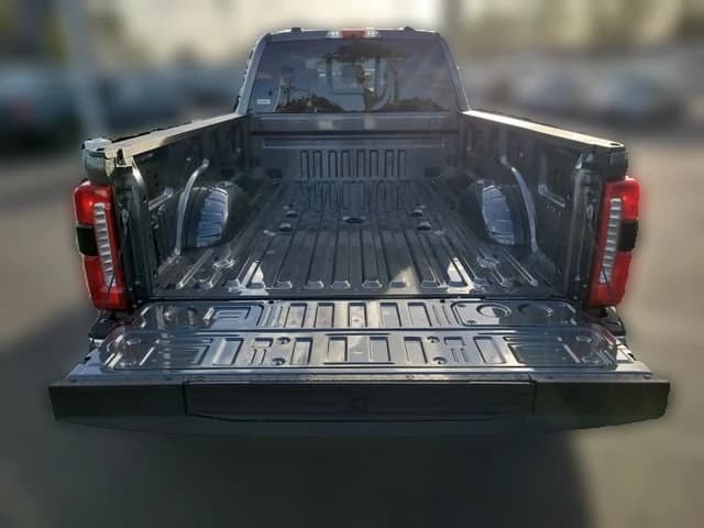 Ford Super Duty F-350 DRW LARIAT 4WD Crew Cab 8' Box 2026 — side view