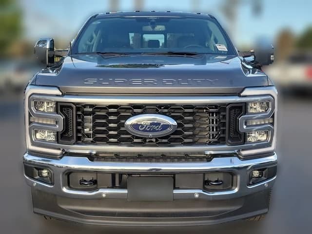 Ford Super Duty F-350 DRW LARIAT 4WD Crew Cab 8' Box 2026 — side view