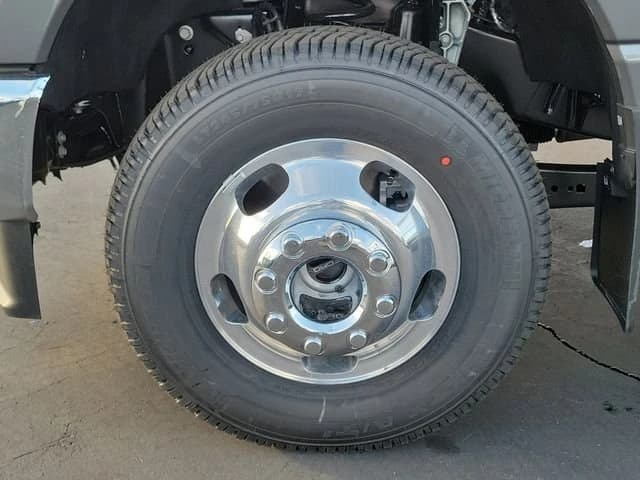 Ford Super Duty F-350 DRW LARIAT 4WD Crew Cab 8' Box 2026 — side view