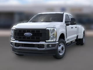 Ford Super Duty F-350 DRW XL 4WD Crew Cab 8' Box