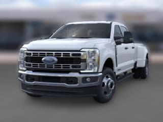 Ford Super Duty F-350 DRW XLT 4WD Crew Cab 8' Box