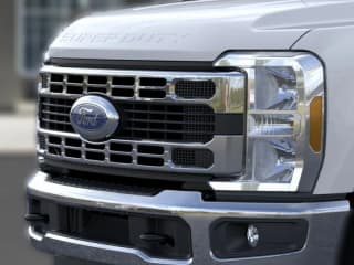Ford Super Duty F-350 SRW XLT 4WD SuperCab 8' Box