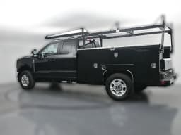 Ford Super Duty F-350 SRW XLT 4WD SuperCab 8' Box 2026 — side view