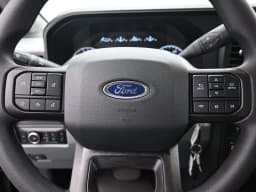 Ford Super Duty F-350 SRW XLT 4WD SuperCab 8' Box 2026 — side view