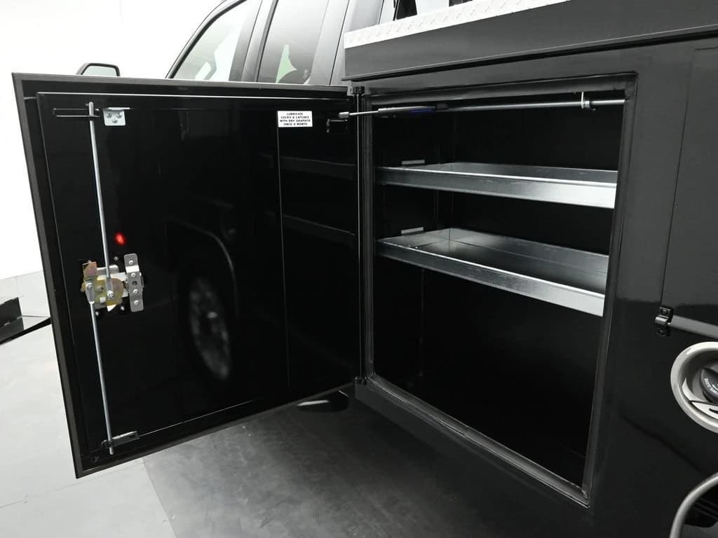 Ford Super Duty F-350 SRW XLT 4WD SuperCab 8' Box 2026 — side view