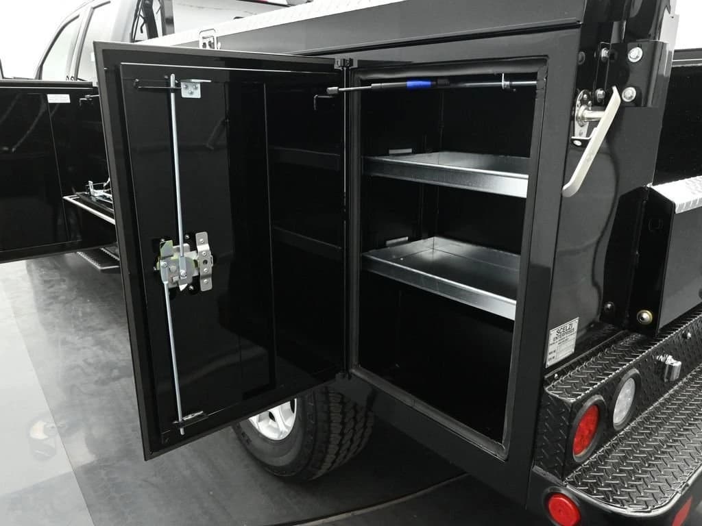 Ford Super Duty F-350 SRW XLT 4WD SuperCab 8' Box 2026 — side view