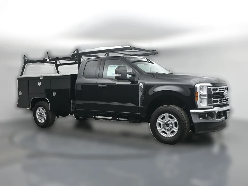Ford Super Duty F-350 SRW XLT 4WD SuperCab 8' Box 2026 — side view