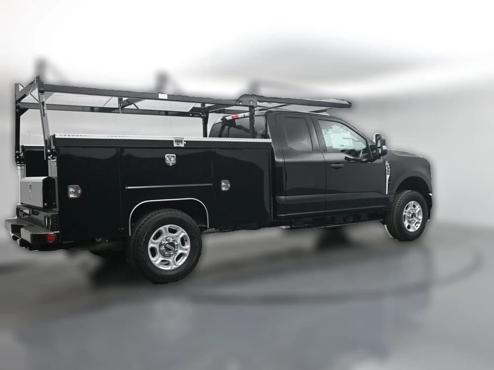 Ford Super Duty F-350 SRW XLT 4WD SuperCab 8' Box 2026 — side view