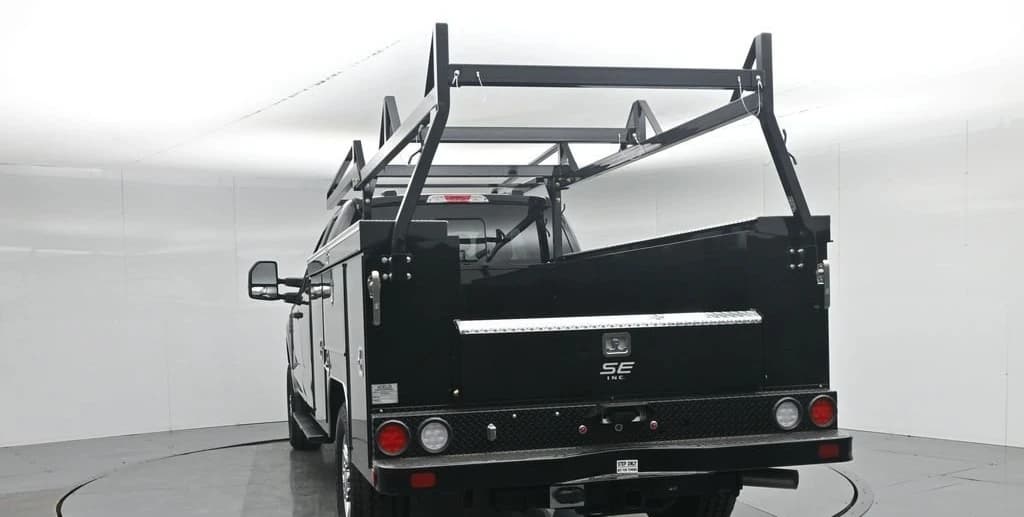 Ford Super Duty F-350 SRW XLT 4WD SuperCab 8' Box 2026 — side view