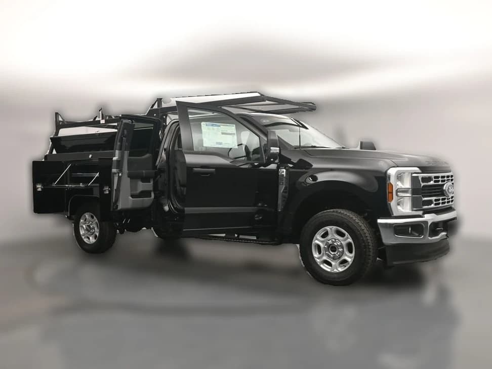 Ford Super Duty F-350 SRW XLT 4WD SuperCab 8' Box 2026 — side view
