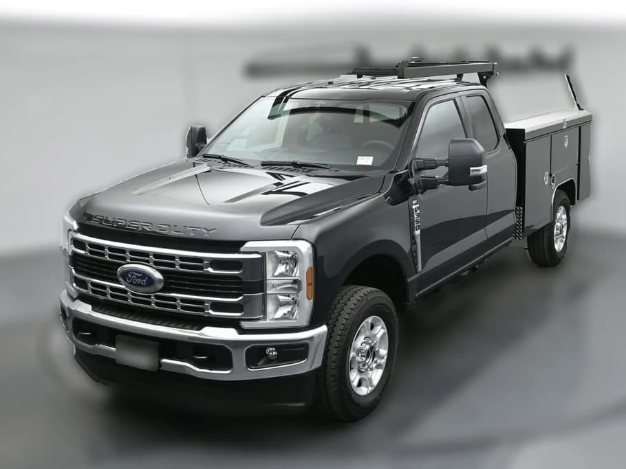 Ford Super Duty F-350 SRW XLT 4WD SuperCab 8' Box 2026 — side view