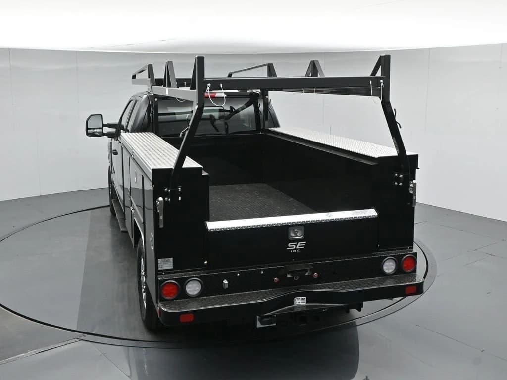 Ford Super Duty F-350 SRW XLT 4WD SuperCab 8' Box 2026 — side view