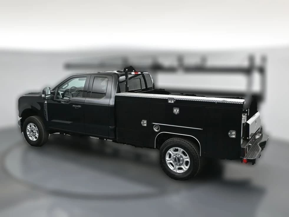 Ford Super Duty F-350 SRW XLT 4WD SuperCab 8' Box 2026 — side view