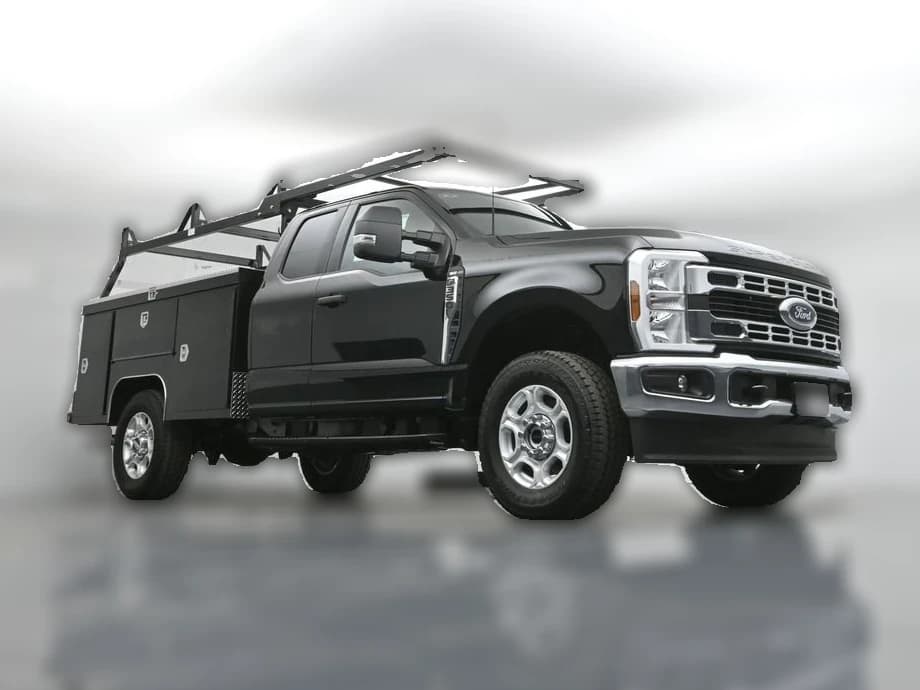 Ford Super Duty F-350 SRW XLT 4WD SuperCab 8' Box 2026 — side view