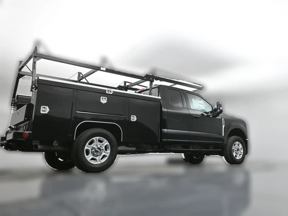 Ford Super Duty F-350 SRW XLT 4WD SuperCab 8' Box 2026 — side view