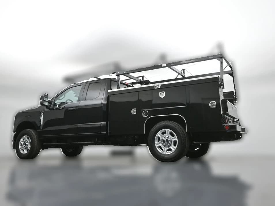 Ford Super Duty F-350 SRW XLT 4WD SuperCab 8' Box 2026 — side view