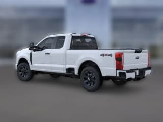 Ford Super Duty F-350 SRW XL 4WD SuperCab 6.75' Box