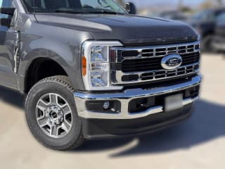 Ford Super Duty F-350 SRW XLT 4WD SuperCab 8' Box