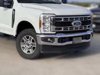 Ford Super Duty F-350 SRW XLT 4WD SuperCab 8' Box