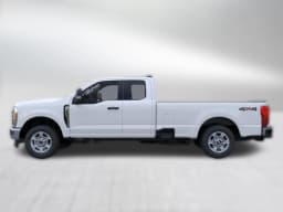 Ford Super Duty F-350 SRW XLT 4WD SuperCab 8' Box 2026 — side view