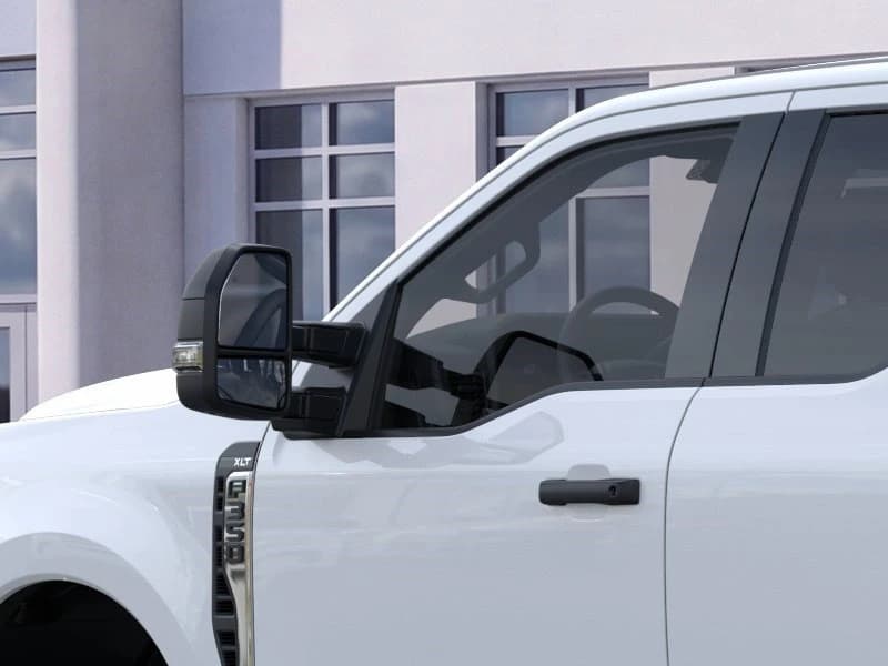 Ford Super Duty F-350 SRW XLT 4WD SuperCab 8' Box 2026 — side view