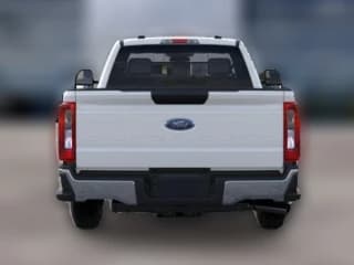 Ford Super Duty F-250 SRW XL 2WD Reg Cab 8' Box