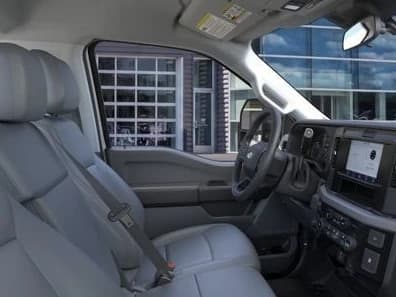 Ford Super Duty F-250 SRW XL 4WD Reg Cab 8' Box 2025 — side view
